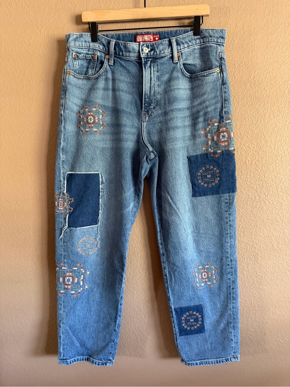 Lucky Brand Blue Embroidered Patchwork Boyfriend Jeans Size 14/32R